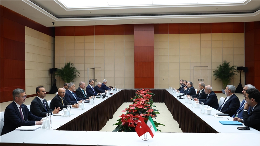 الرئيس أردوغان يلتقي نظيره الإيراني على هامش قمة شنغهاي