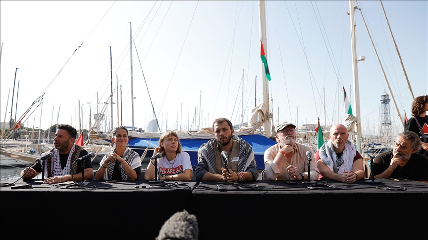 Embarcaciones de la Flotilla Global Sumud zarpan desde la ciudad española de Barcelona rumbo a la Franja de Gaza
