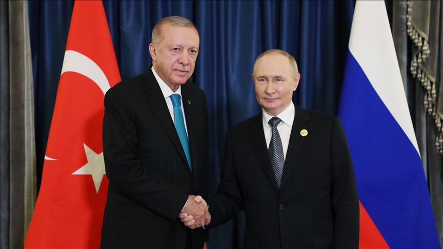 Presidenti Erdoğan takon homologun rus Putin në Kinë