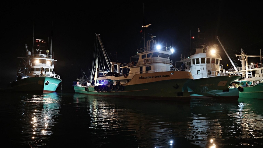Balıkçılar "vira bismillah" diyerek denize açıldı