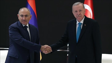 أردوغان يلتقي رئيس وزراء أرمينيا في تيانجين الصينية
