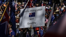 Immigration brings 'benefits' to Australia, says premier amid anti-immigration rallies