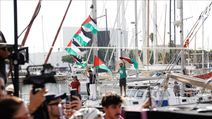 La Flotilla Global Sumud vuelve a zarpar de Barcelona rumbo a la Franja de Gaza
