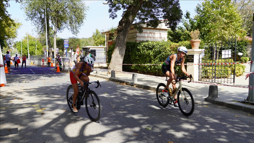 Oral-B Asya ve Avrupa Triatlon Şampiyonası, İstanbul'da yapıldı