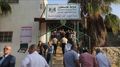 الأزمة المالية الفلسطينية.. افتعلتها إسرائيل وتهدد بانهيار التعليم 