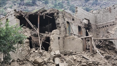 حصيلة ضحايا زلزال أفغانستان تتجاوز 1400 قتيل 