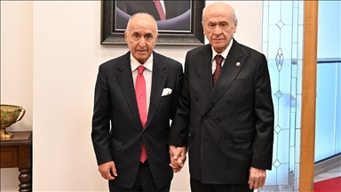 MHP Genel Başkanı Bahçeli eski TBMM Başkanlarından Hikmet Çetin ile görüştü