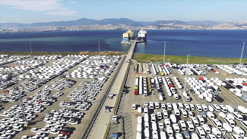 Otomotiv endüstrisi ağustosta 2,7 milyar dolarla en fazla ihracat yapan sektör oldu