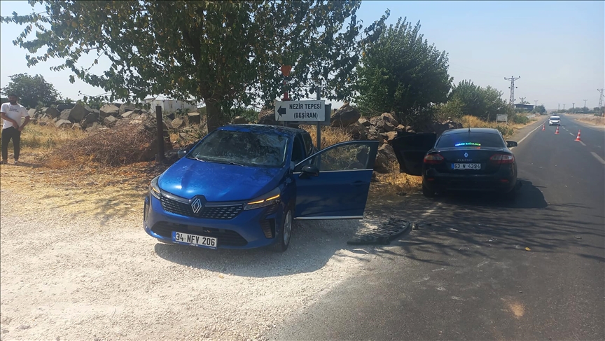 Li Şanliurfayê 2 otomobîl li hev qelibîn 3 kes birîndar bûn