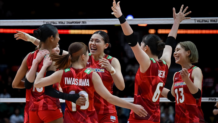 Türk başantrenör Ferhat Akbaş yönetimindeki Japonya, Kadınlar Dünya Voleybol Şampiyonası'nda yarı finale yükseldi