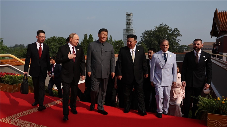 China's Xi says humanity faces choice between peace and war