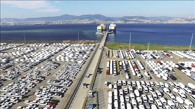 Otomotiv endüstrisi ağustosta 2,7 milyar dolarla en fazla ihracat yapan sektör oldu