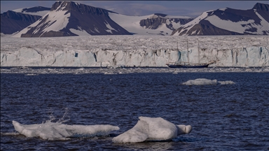 Rising Arctic shipping threatens fragile ecosystem