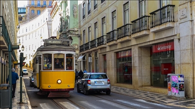 Death toll rises to 15 in Lisbon Gloria funicular derailment, 18 injured
