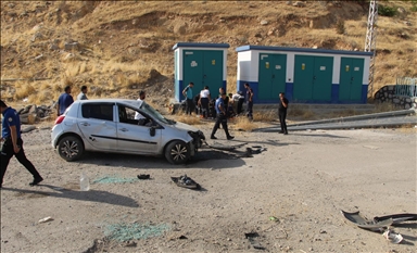 Li Şirrexê otomobîlê li refujê xist, dayik û dergûşa wê giran birîndar bûn