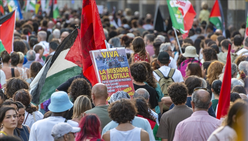 إيطاليا.. آلاف يتظاهرون دعما لفلسطين وأسطول الصمود العالمي