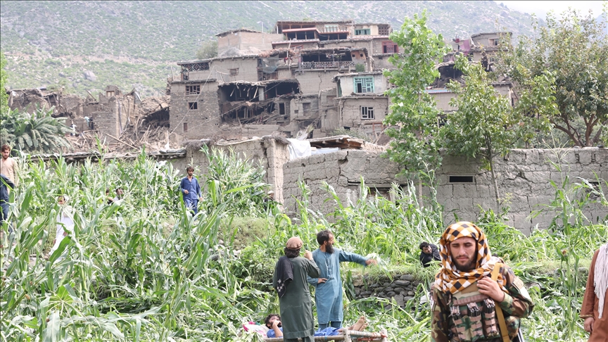 Death toll from powerful Afghan quake tops 2,200, search for survivors continues