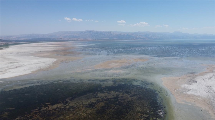 Eğirdir ve Hoyran göllerinin su seviyesi kuraklık nedeniyle düştü