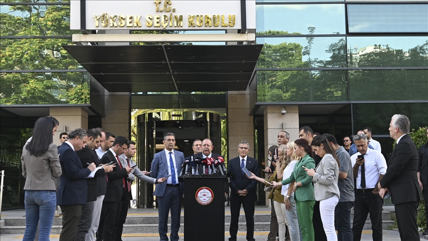 YSK, CHP'nin "kongre" ve "İstanbul il yönetimi" ile ilgili başvurularını karara bağladı