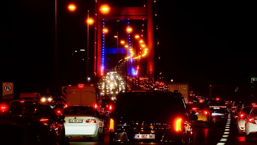 İstanbul'da akşam saatlerinde trafik yoğunluğu yüzde 80'e ulaştı