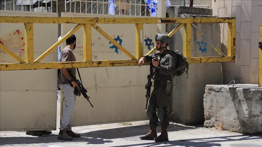 Ilegalni izraelski doseljenici povrijedili 20 Palestinaca, uključujući bebu, u napadu kod Hebrona