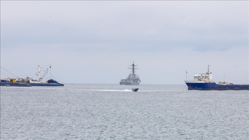 Venezuelan jets fly near US Navy ship amid rising tensions