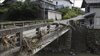 Heavy rains disrupt rail service and traffic in central, eastern Japan