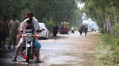 Over 100,000 displaced as floods spread to Pakistan's Sindh province