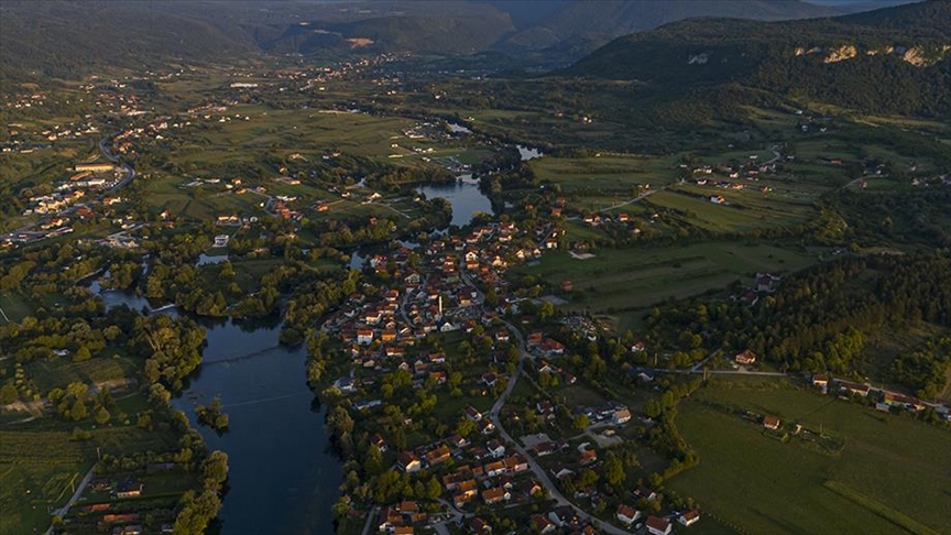 Fshati Golubiç në Bosnjë dhe Hercegovinë, destinacion turistik përgjatë lumit Una