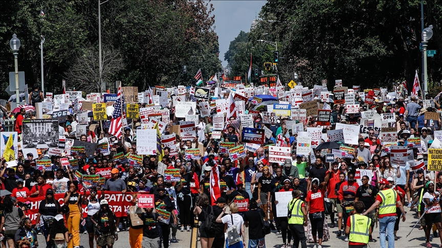 ABD'nin başkenti Washington'da, Trump'ın kente Ulusal Muhafız konuşlandırması protesto edildi