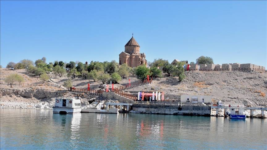 Akdamar Kilisesi'nde yapılan 13. ayin sona erdi