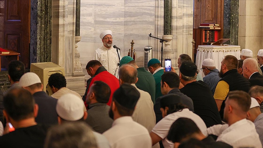 Aileler sabah namazında Gazze için bir araya geldi