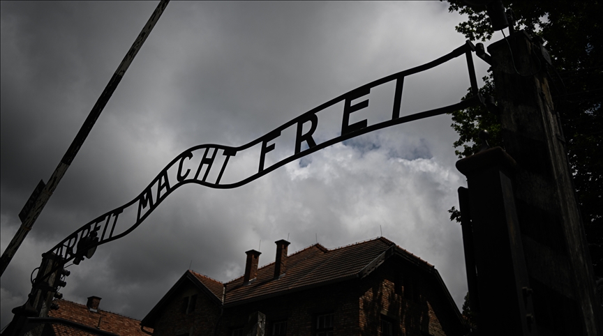 Under pressure, Los Angeles Holocaust Museum retreats from 'Never Again' statement