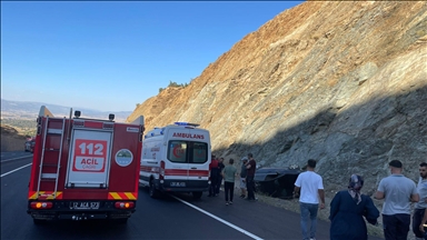 Li Bîngolê wesayîtek welgeriya, 3 kes birîndar bûn