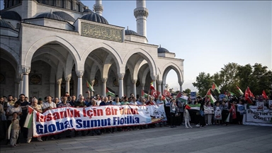 مئات الأتراك يتضامنون مع فلسطين و"أسطول الصمود العالمي"