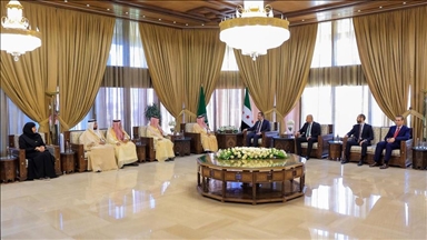 سوريا والسعودية تبحثان تعزيز التعاون الإنساني والتنموي