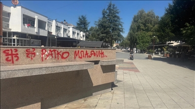 Shkruhet e më pas fshihet grafiti me emrin e Ratko Mlladiqit në Bujanoc