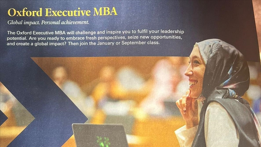 AK Parti İstanbul Milletvekili Rümeysa Kadak Oxford'un yeni reklam yüzü oldu