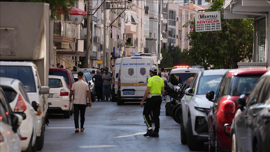 İzmir'de polis merkezine silahlı saldırıda 2 polis şehit oldu, 2'si polis 3 kişi yaralandı 
