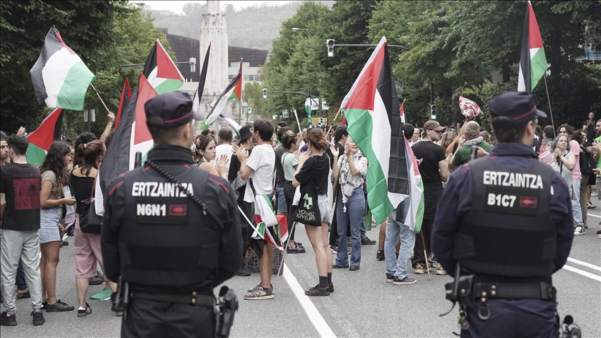Pro-Palestine protests continue at Spain’s La Vuelta cycling race