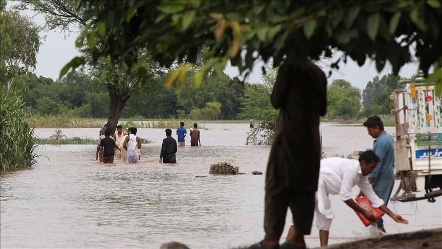 Deadly floods risk triggering mass migration in Pakistan