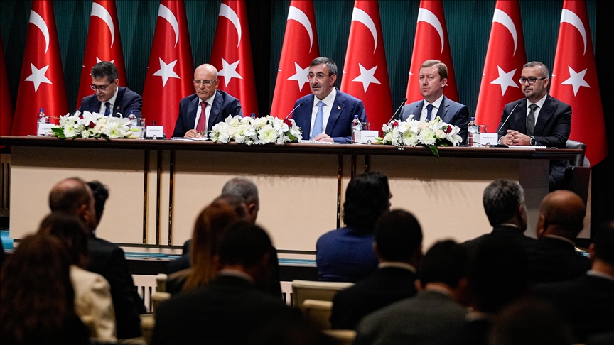 Cumhurbaşkanı Yardımcısı Yılmaz: Orta Vadeli Program sonunda enflasyonun tek haneye kalıcı inmesini hedefliyoruz