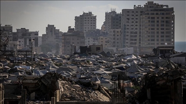 يسكنه مئات الفلسطينيين.. إسرائيل تنذر بإخلاء "برج الرؤيا" بغزة تمهيدا لنسفه 
