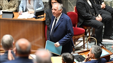 Fransa'da Başbakan François Bayrou hükümeti, 1958'den bu yana güven oylamasıyla düşen ilk hükümet oldu