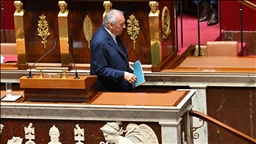 Fransa'da güvenoyu alamayan Başbakan François Bayrou'nun azınlık hükümeti düştü