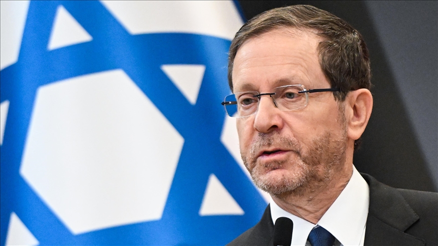 Thousands in London call for arrest of Israeli president during UK visit