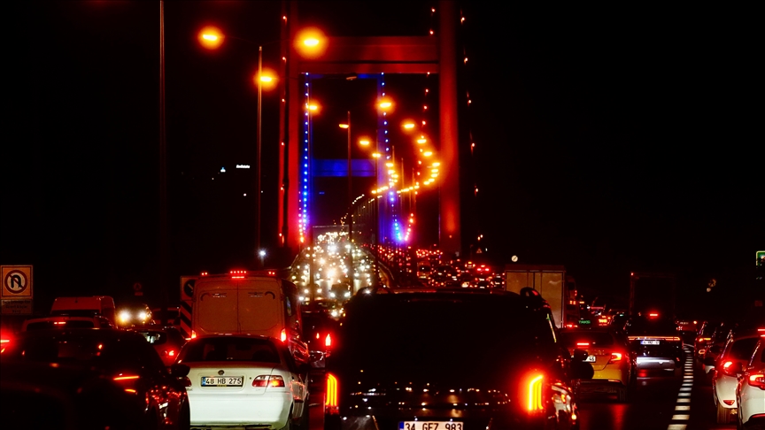 İstanbul'da trafik yoğunluğu yaşanıyor