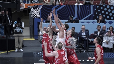 Turqia mund Poloninë me rezultat 91-77, shkon në gjysmëfinalet e kampionatit EuroBasket