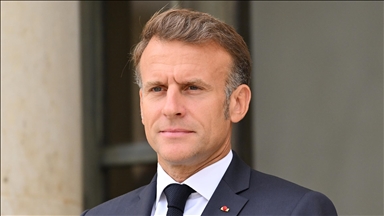 Fransa'da hükümet düştü: Macron'un yol haritası ne olacak?