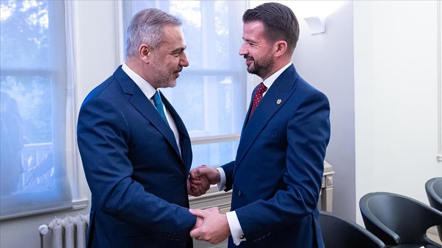 Министерот за надворешни работи на Турција, Фидан, се сретна со црногорскиот претседател Милатовиќ